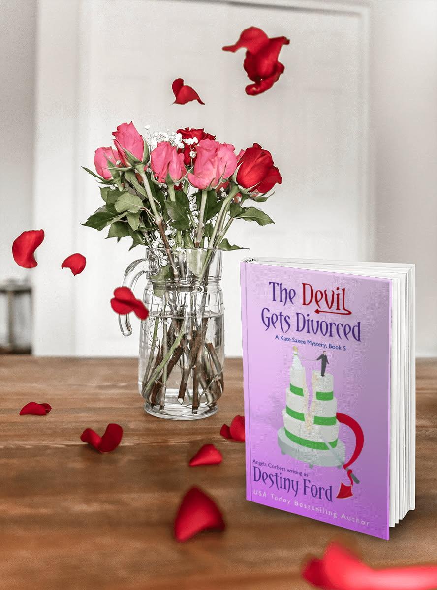 The Devil Gets Divorced, A Kate Saxee Mystery Series (Paperback, Book 5)