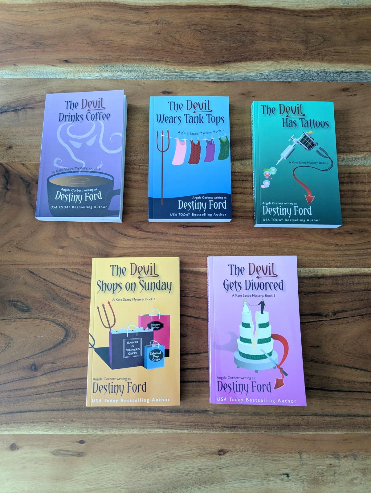 Full Stack (so far) - First 5 Kate Saxee Mystery Series Books Bundle + Free Gifts