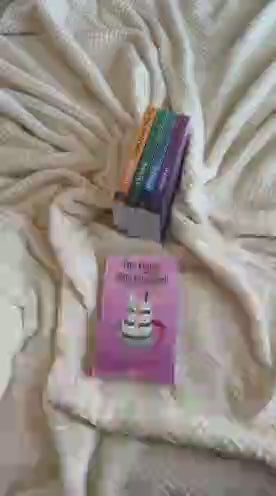 Full Stack (so far) - First 5 Kate Saxee Mystery Series Books Bundle + Free Gifts